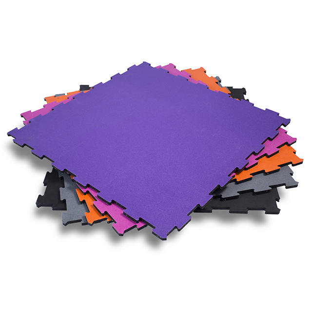 Composite interlocking rubber mat